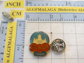 Coleccionismo deportivo: PIN DE DEPORTES. FÚTBOL. FK DUKLA PRAGA REPÚBLICA CHECA. ESCUDO DEL EQUIPO